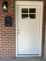 Building Photo - 706 W State St