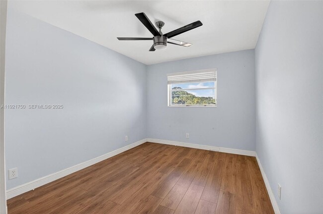 Building Photo - 371 SW 8th St