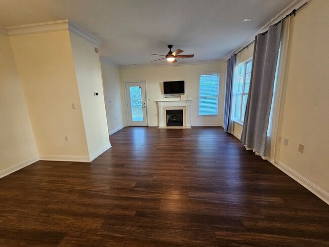 Building Photo - Updated Townhome in Ballantyne!!!!