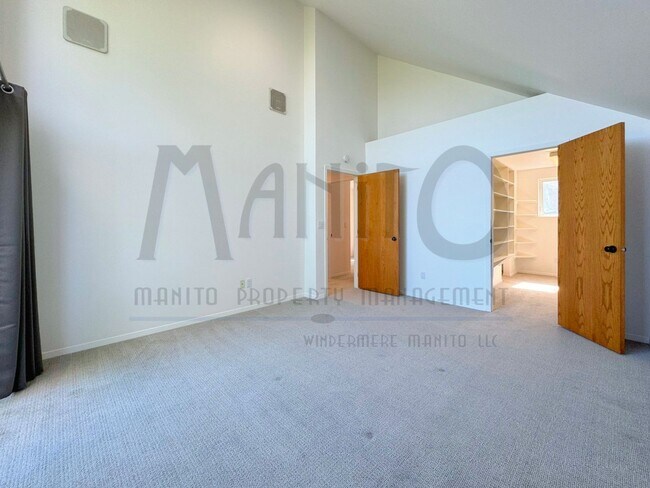 Building Photo - Unique Jon Sayler Designed Townhome