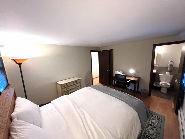 Building Photo - 215 Macktown Rd