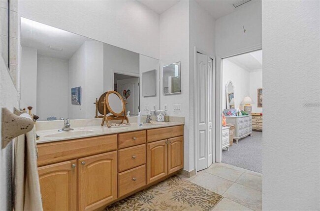 Building Photo - 15467 Gregus Ave