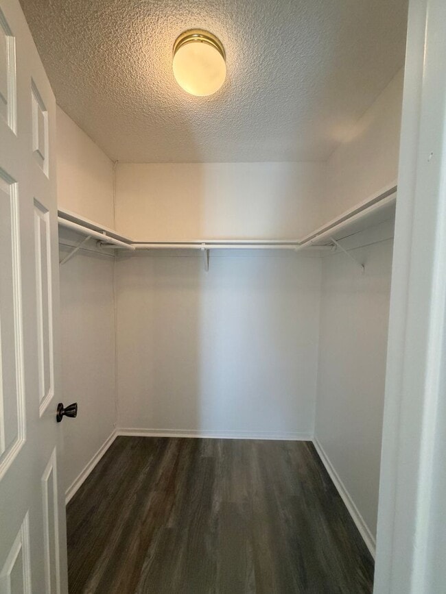 Building Photo - 3+2.5 Two Story in Tehachapi City