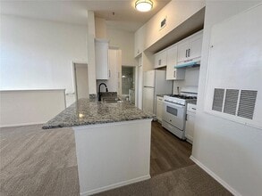 Building Photo - 1612 Columbia Arms Cir