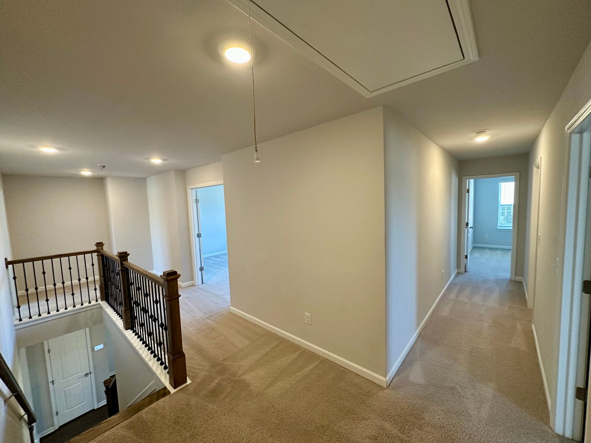 Building Photo - 304 Greymoor Ln