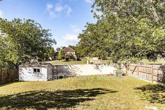 Building Photo - 818 Quitman Oak