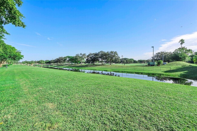 Building Photo - 967 Coral Club Dr