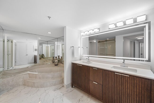 Building Photo - 3360 S Ocean Blvd