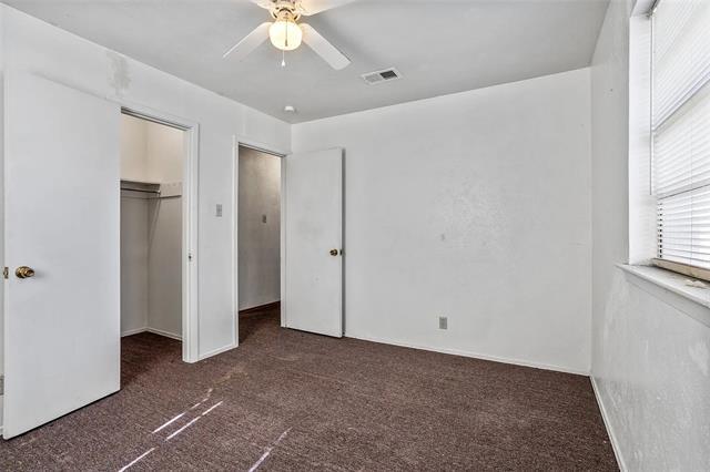 Building Photo - 724 E Mustang St