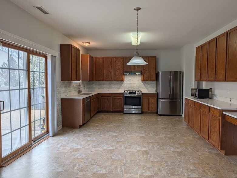 Building Photo - 172 Chandler Springs Dr