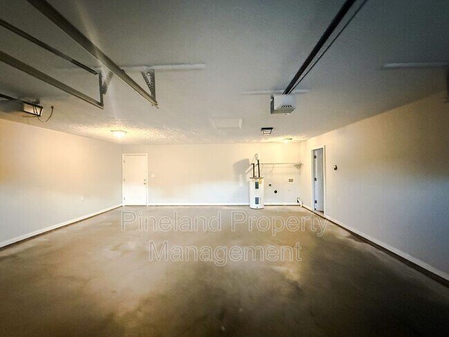 Building Photo - 8825 Tibs Run Dr