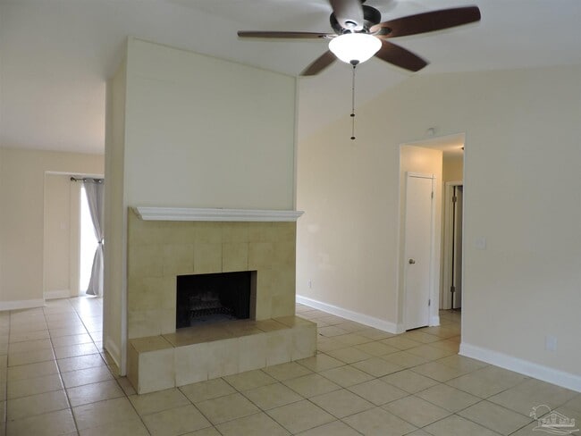 Building Photo - 4407 Eastpointe Dr