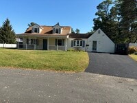 Building Photo - 1014 Circle Dr