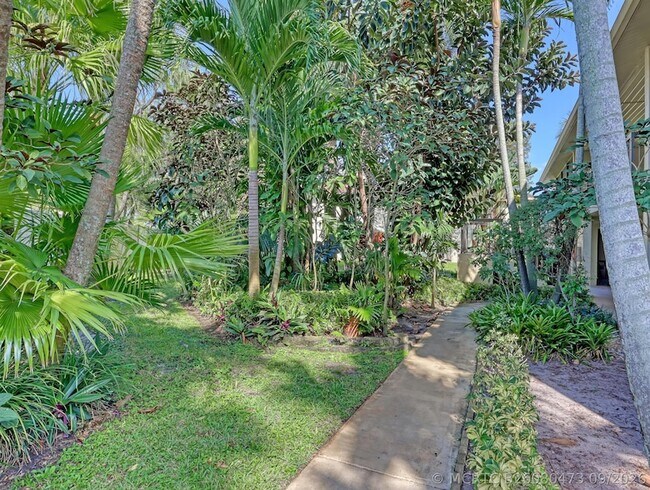 Building Photo - 6552 Chasewood Dr
