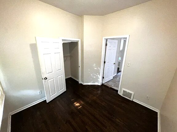 Building Photo - 2879 E 77th St