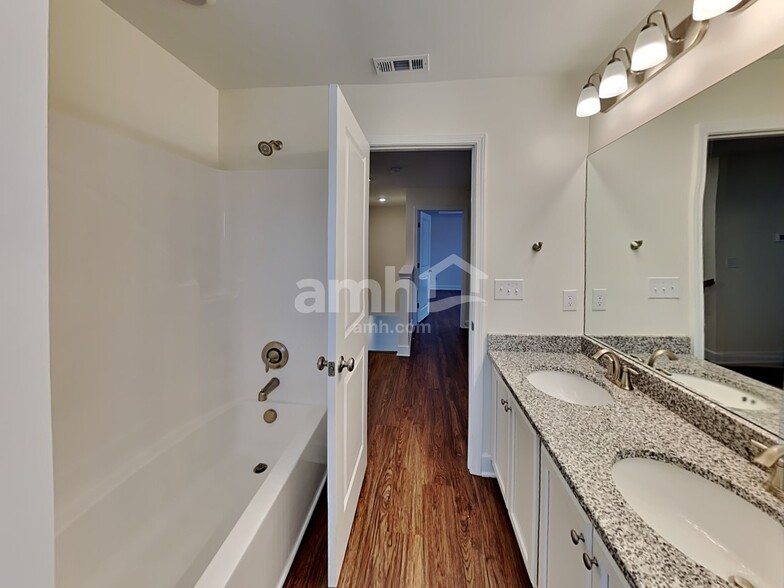 Building Photo - 4766 Chutney Dr