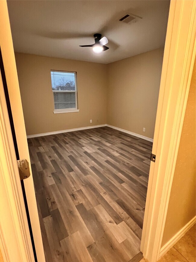 Building Photo - 27803 Calvert Rd