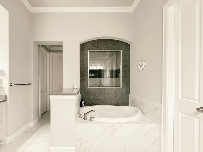 Building Photo - 2416 Belen Dr