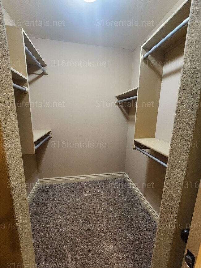 Building Photo - 8462 Granite Ct