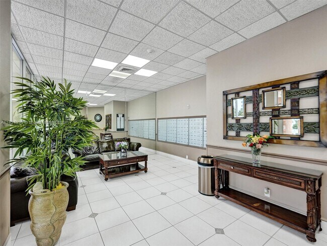 Building Photo - 1825 S Ocean Dr