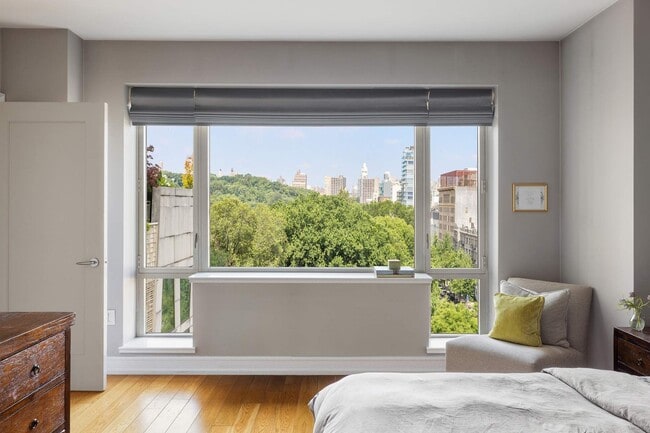 Building Photo - 1280 5th Ave