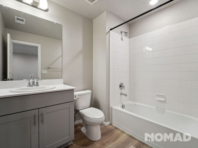 Building Photo - 6112 N Lisbon St