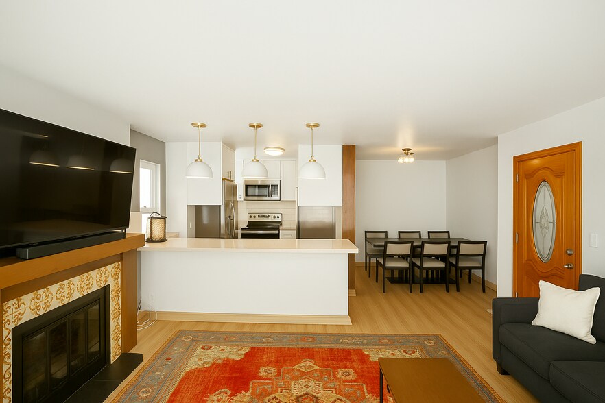 Building Photo - 319 Ocean Front Walk