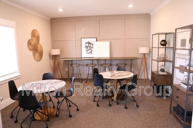 Building Photo - 210 Grove Cir