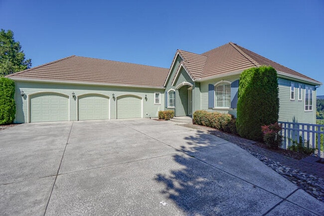 Building Photo - FOUR BEDROOM HOUSE IN LACAMAS SHORES WINTE...