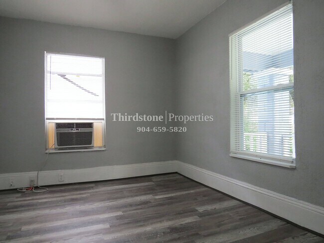 Building Photo - 1225 E 14th St