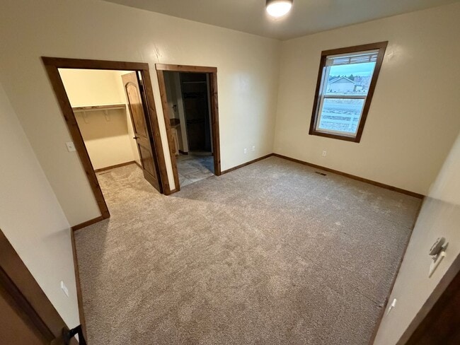 Building Photo - 11 Fieldcross Ln