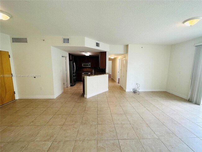 Building Photo - 118 Zamora Ave