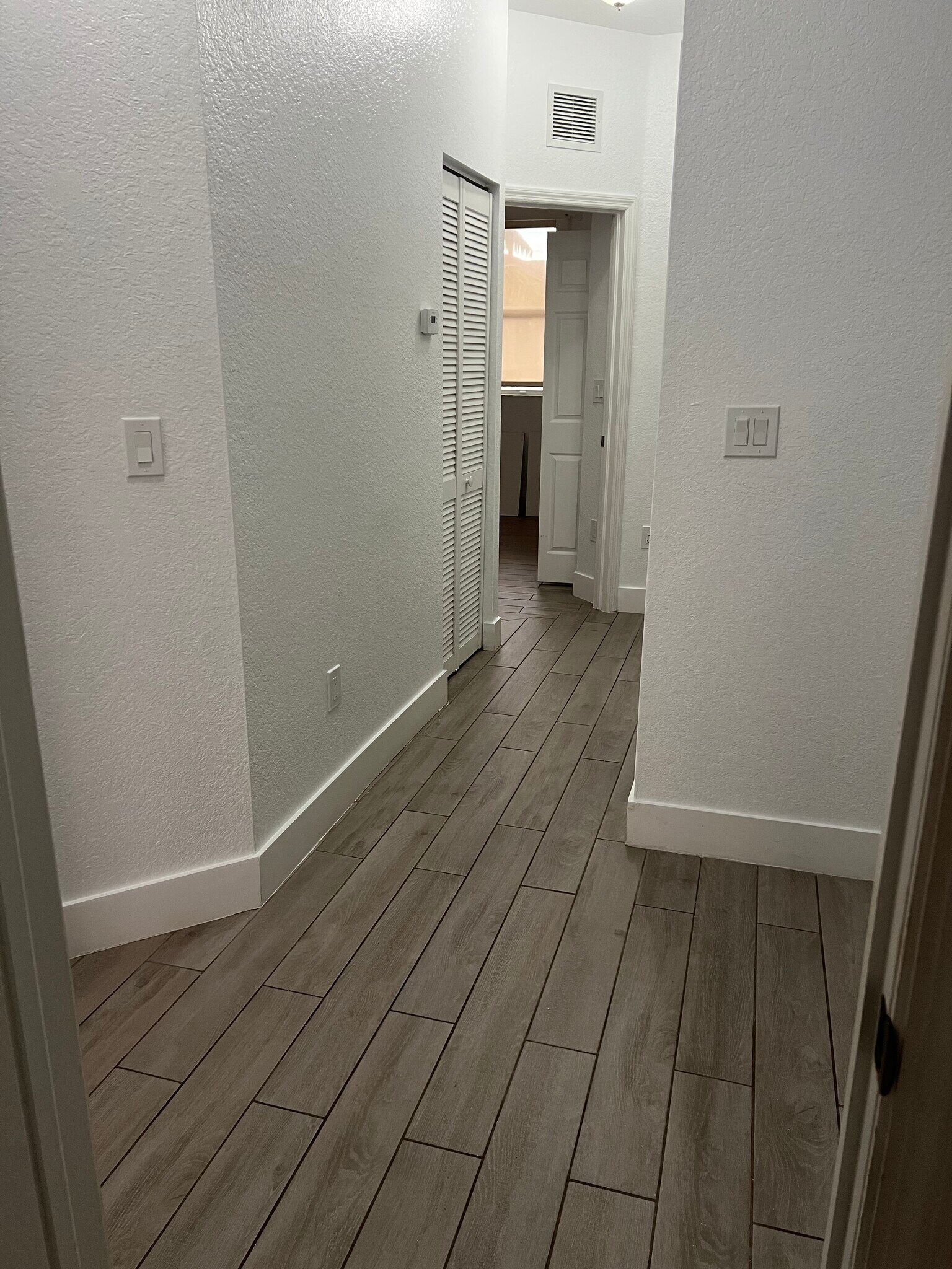 Building Photo - 1017 NE 42nd Ave