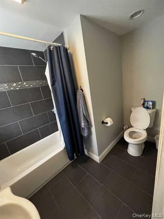 Building Photo - 1029-1029 Beekman Rd