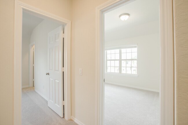 Building Photo - 3 Pioneer Canyon Pl