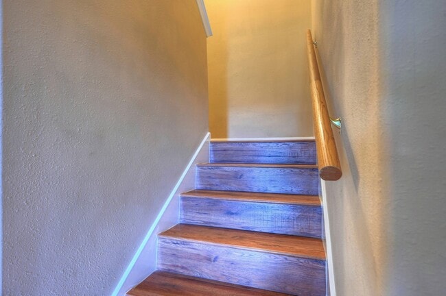 Building Photo - 21803 Manor Ct Dr