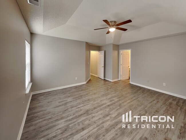 Building Photo - 217 Wild Olive Dr
