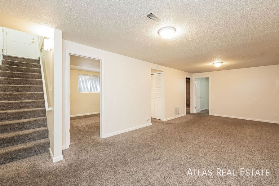 Building Photo - 4419 Dewey Dr