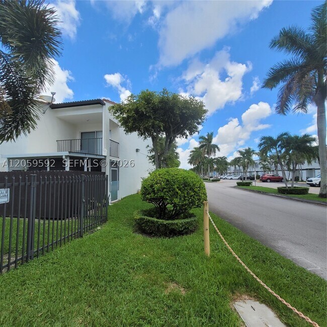 Building Photo - 1114 NW 124th Ct