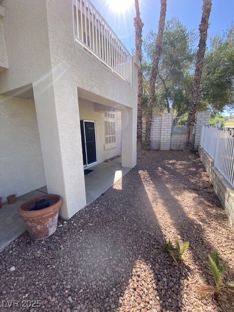 Building Photo - 107 Broken Rock Dr