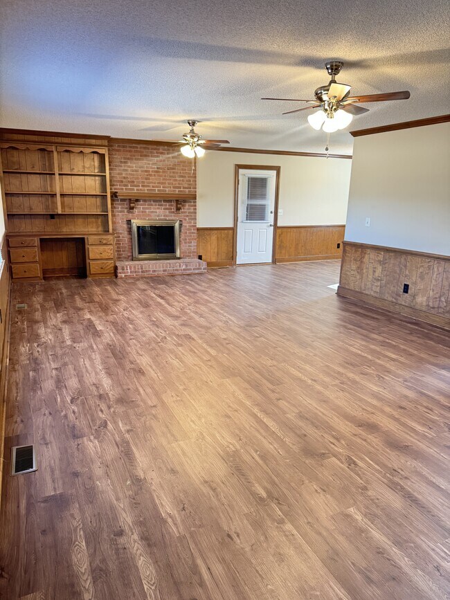 Building Photo - 3564 Mills Rd