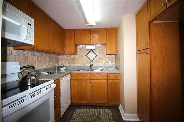 Building Photo - 1580 Harbor Dr