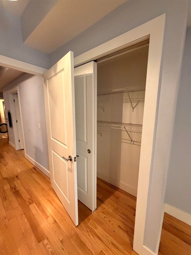 Building Photo - 298 6th St