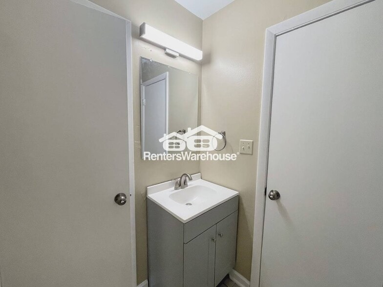 Building Photo - 1812 Delaney St