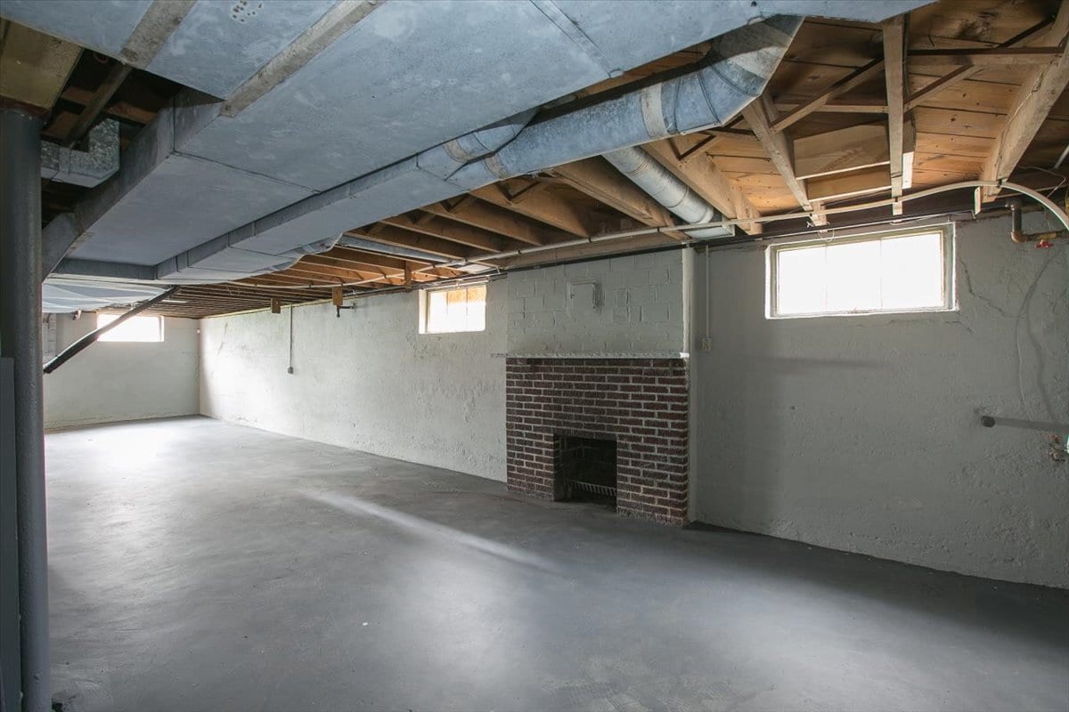 Basement - 148 Niagara Ave