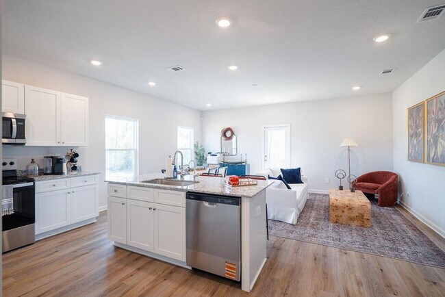 Building Photo - 6142 Bemis Springs Dr