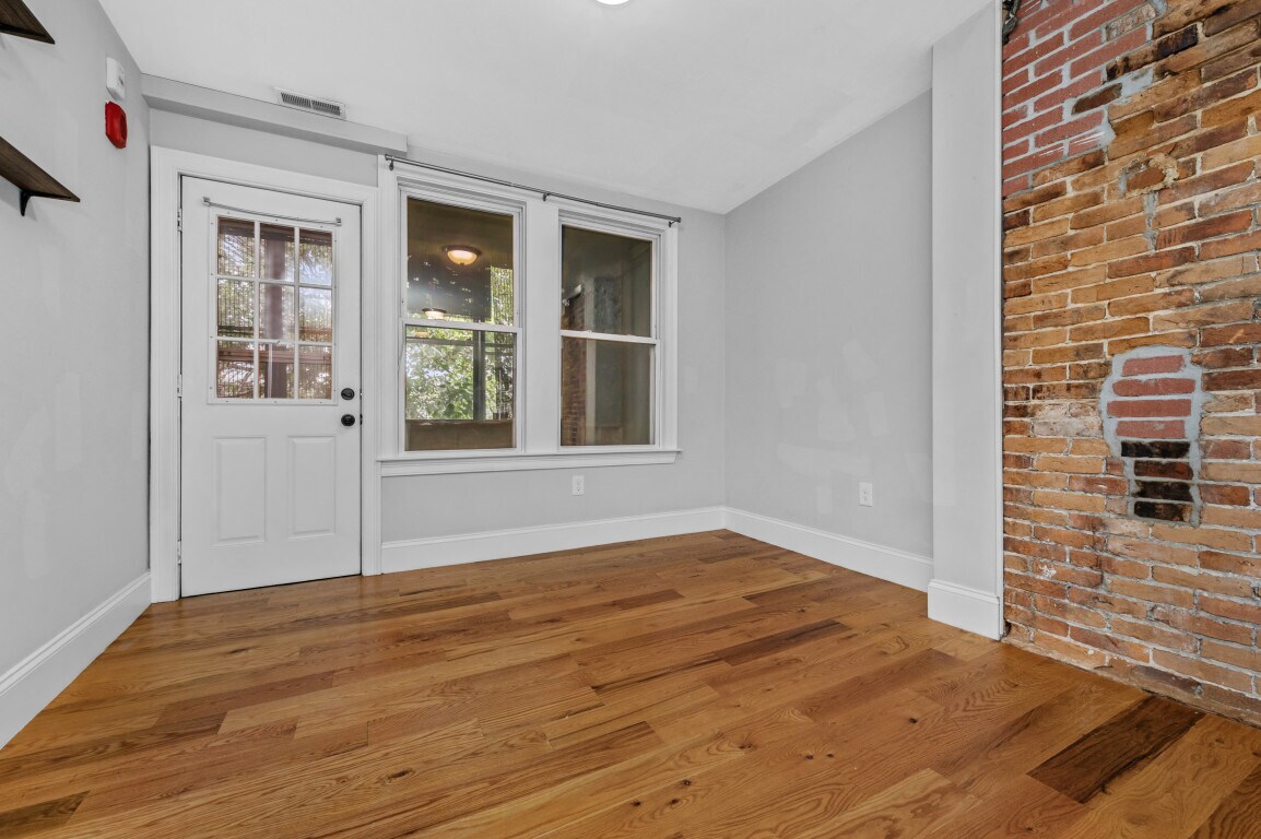 Building Photo - 148 Bremen St