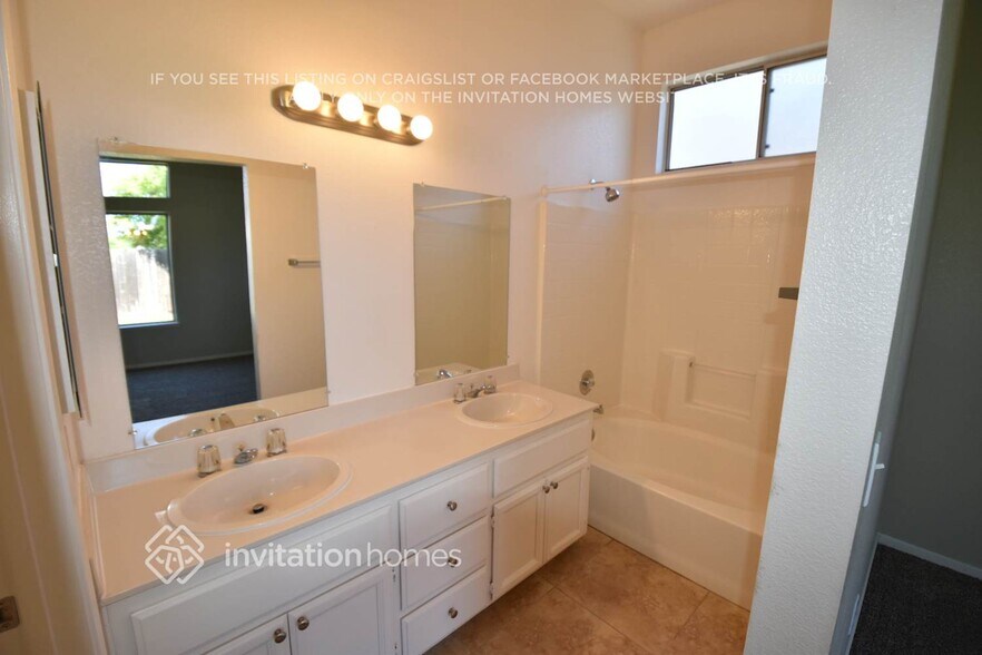 Building Photo - 4748 Brookside Cir