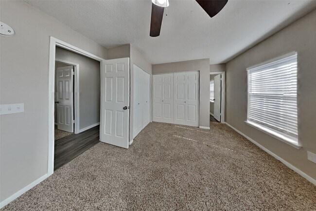 Building Photo - 3414 Green Fields Dr