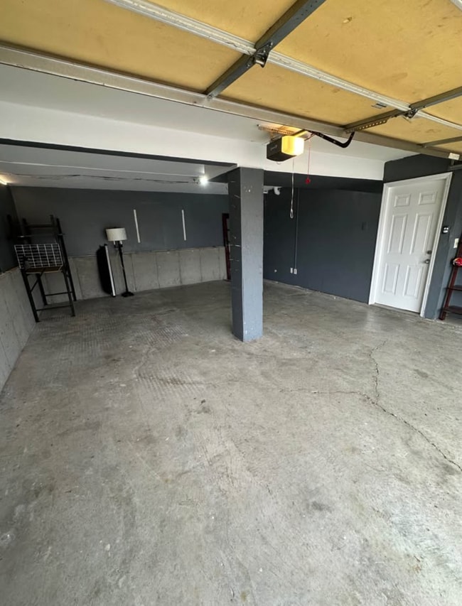 Building Photo - 1124 Kims St